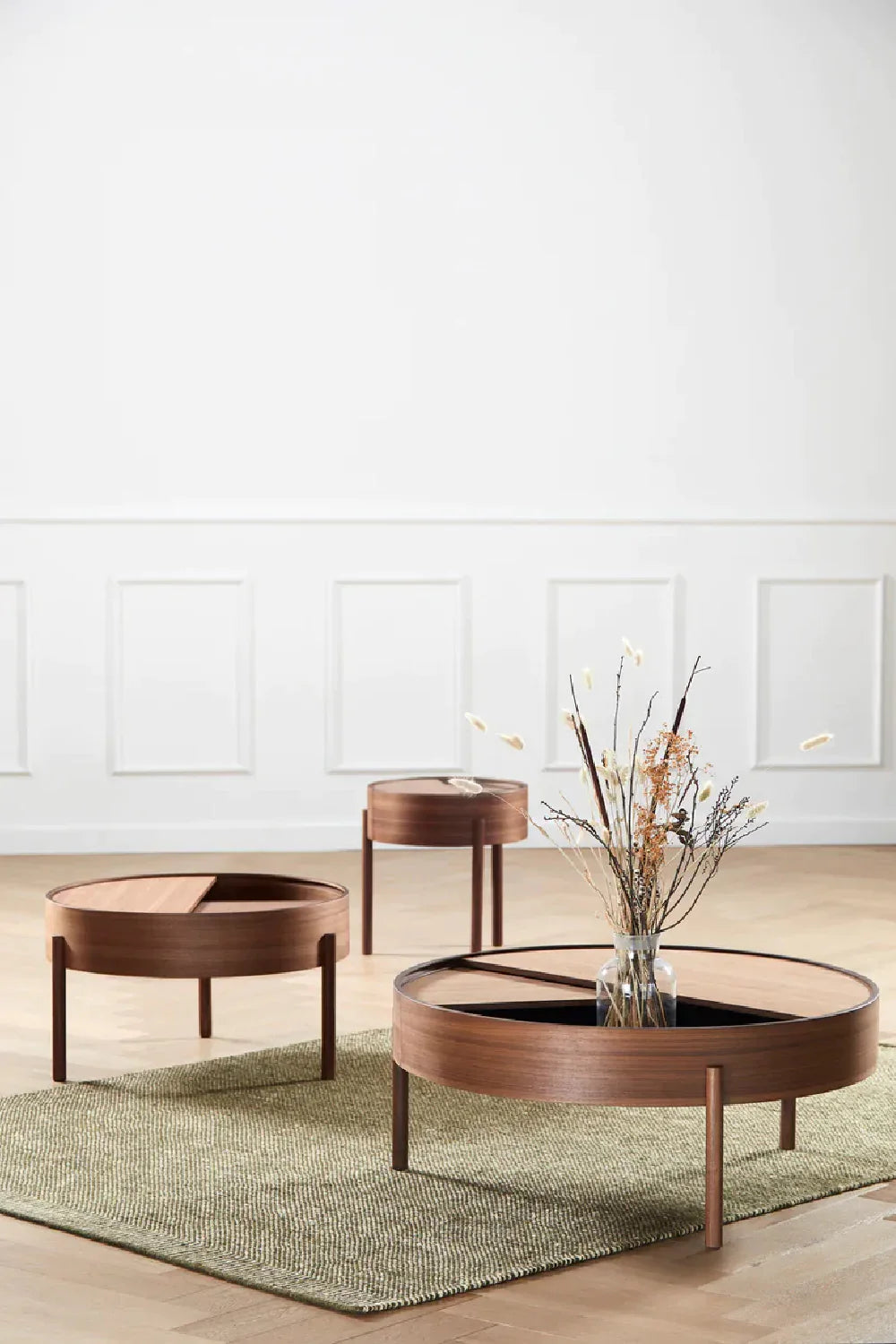 Contemporary Round Coffee Table L | WOUD Arc | OROA.com