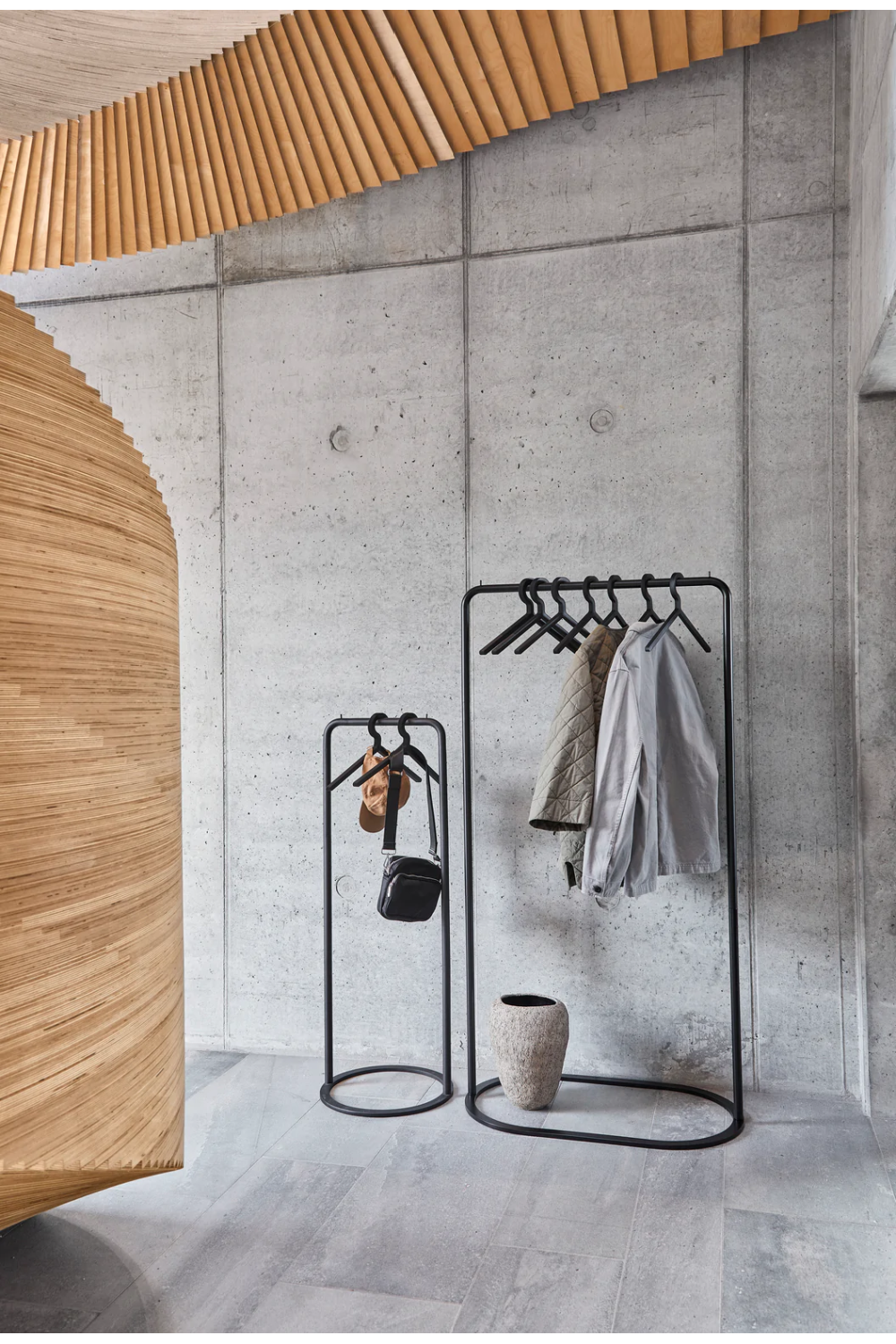 Black Metal Clothing Rack | WOUD O&O | OROA.com