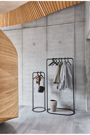 Black Metal Clothing Rack | WOUD O&O | OROA.com