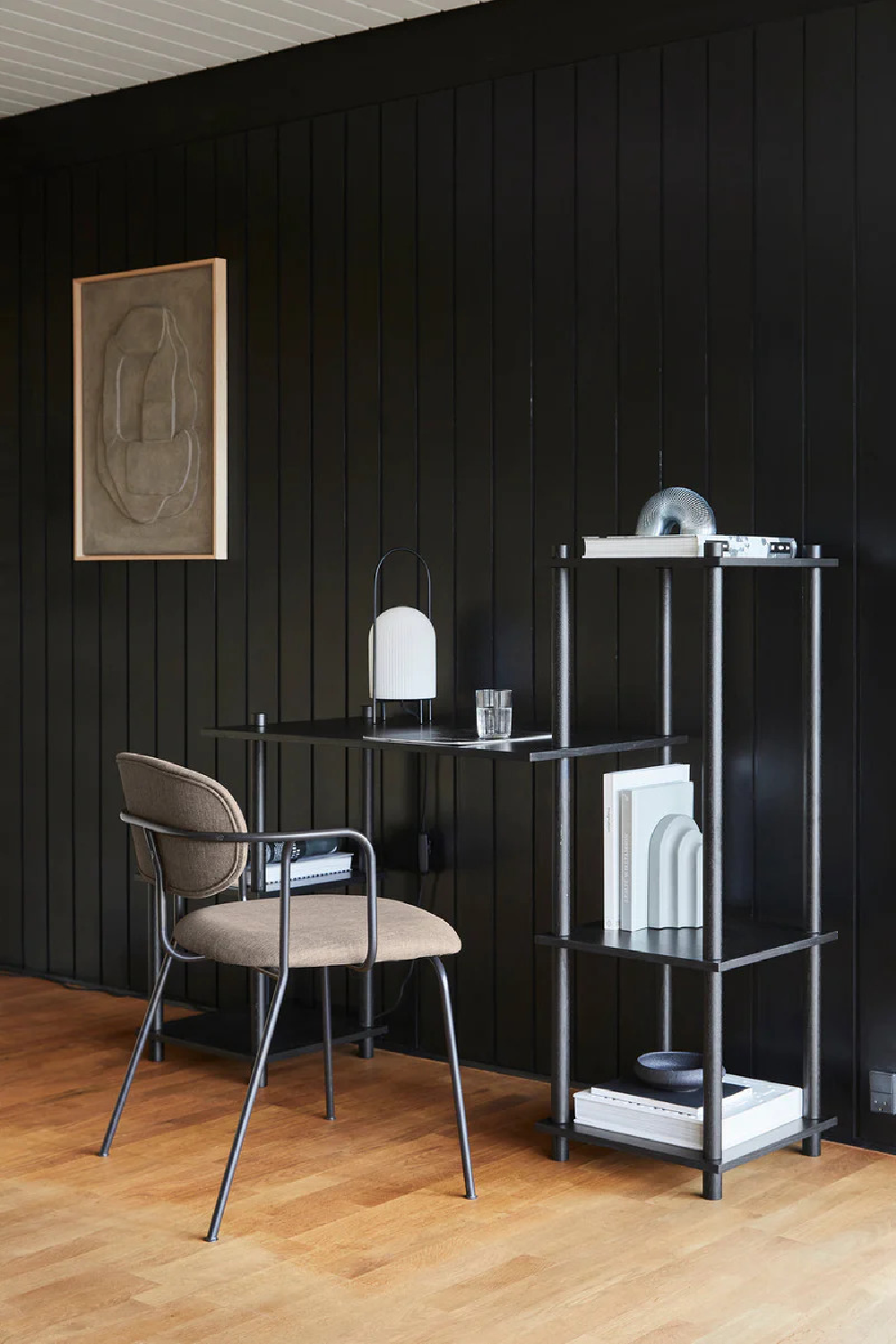 White Glass Contemporary Table Lamp | WOUD Ghost | OROA.com