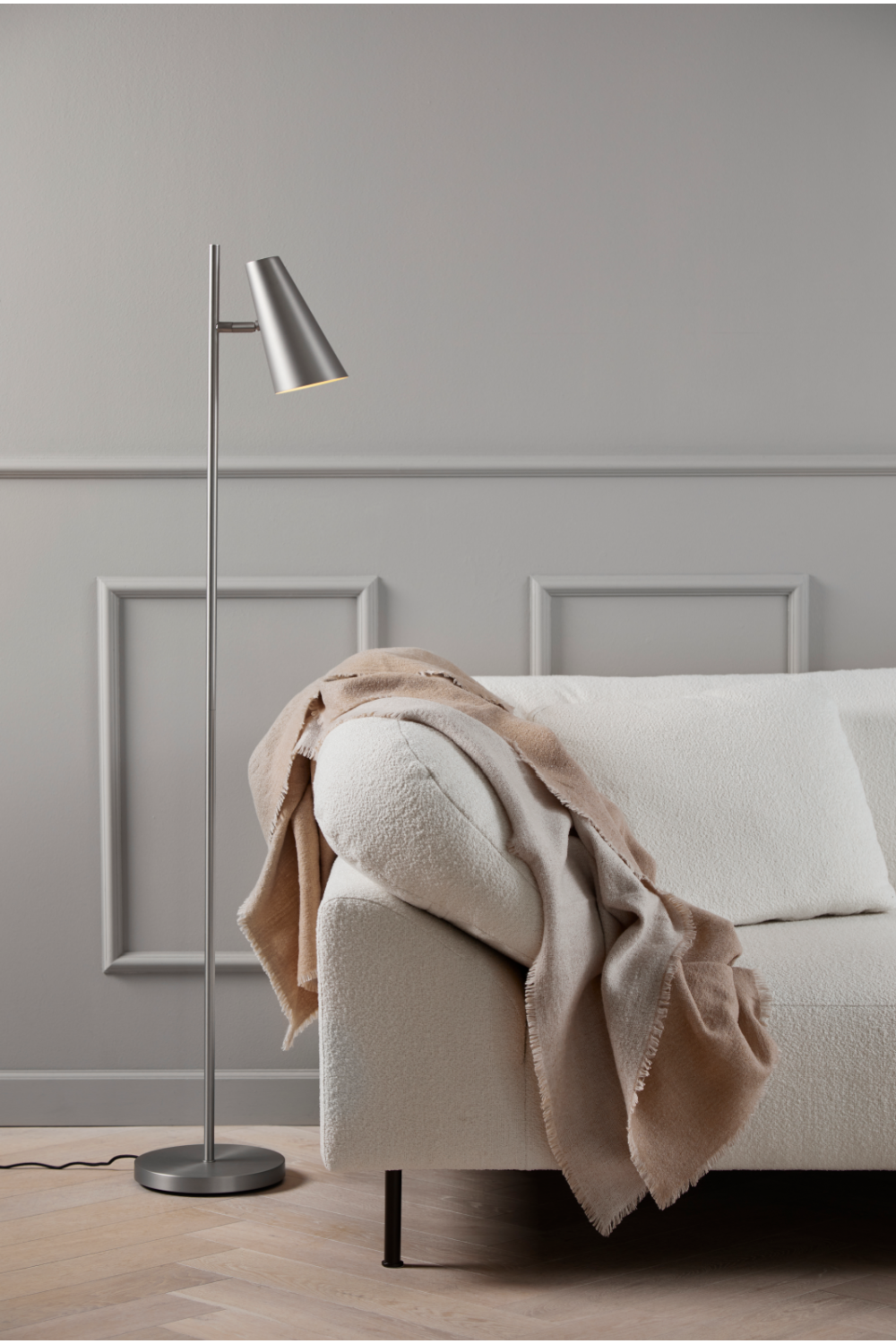 Conical Minimalist Floor Lamp | WOUD Cono | OROA.com