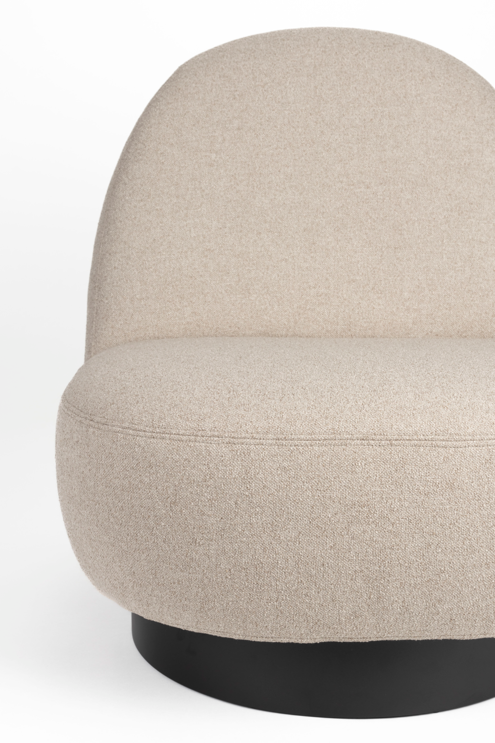 Arched Back Swivel Lounge Chair | Zuiver Eden | OROA.com