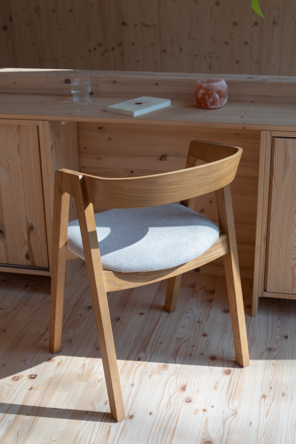 Solid Ash Dining Chair (2) | Zuiver Mads | OROA.com