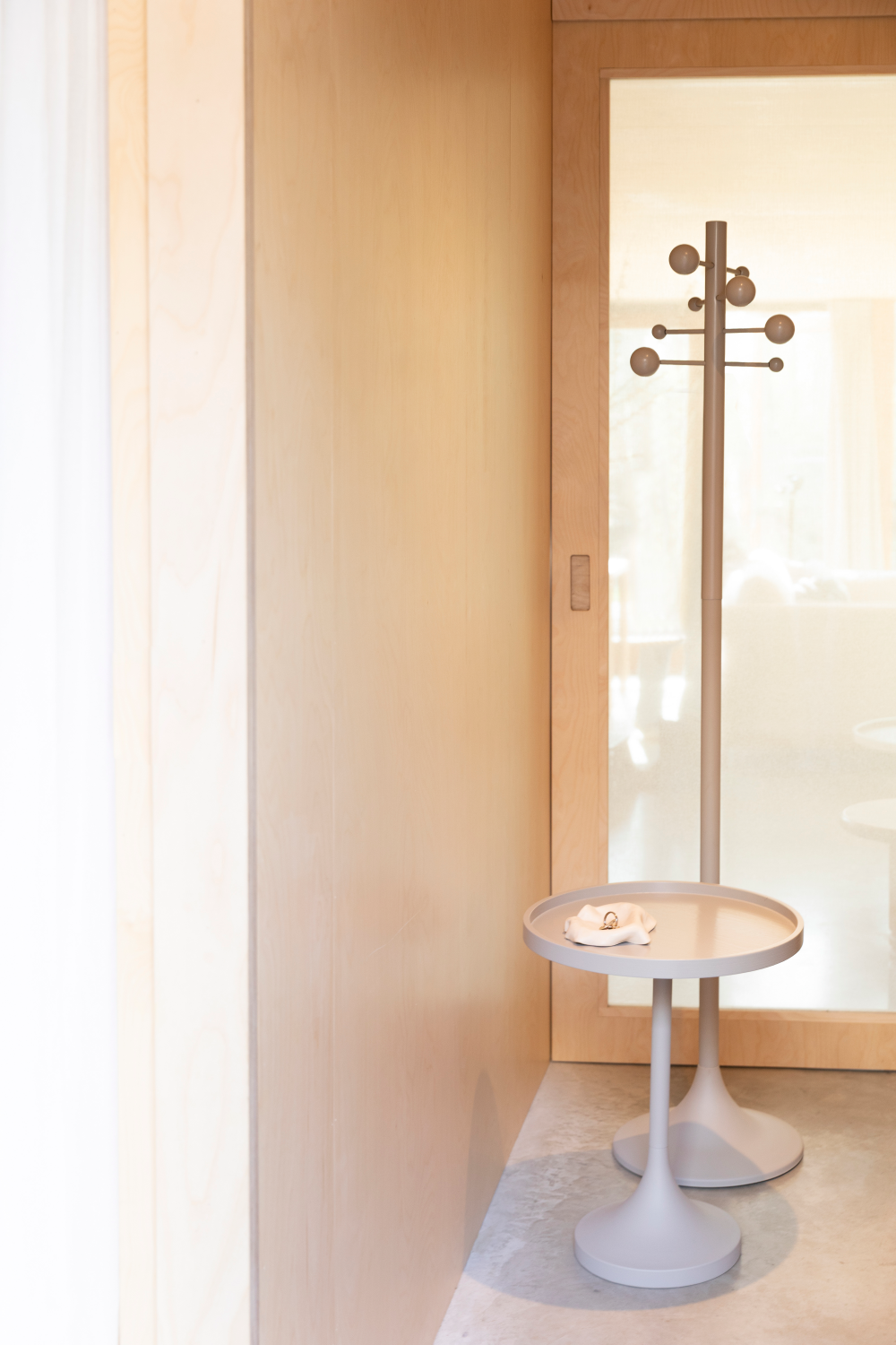 Rubber Wood Coat Rack | Zuiver Jason | Oroa.com