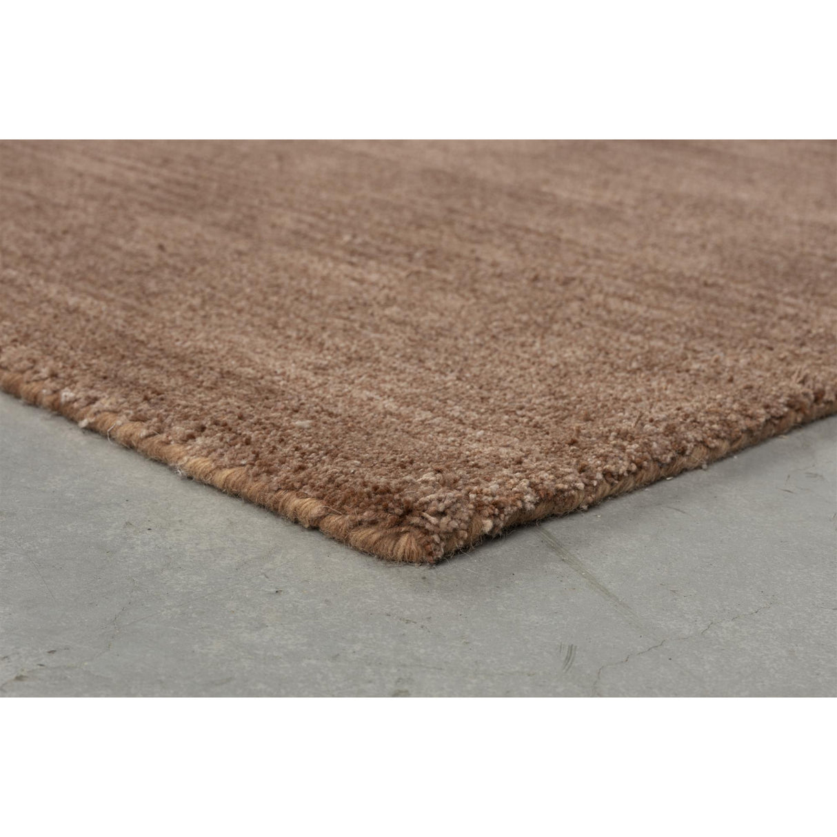   Minimalist Earthy-Toned Carpet 5' x 7' | Oroa.com