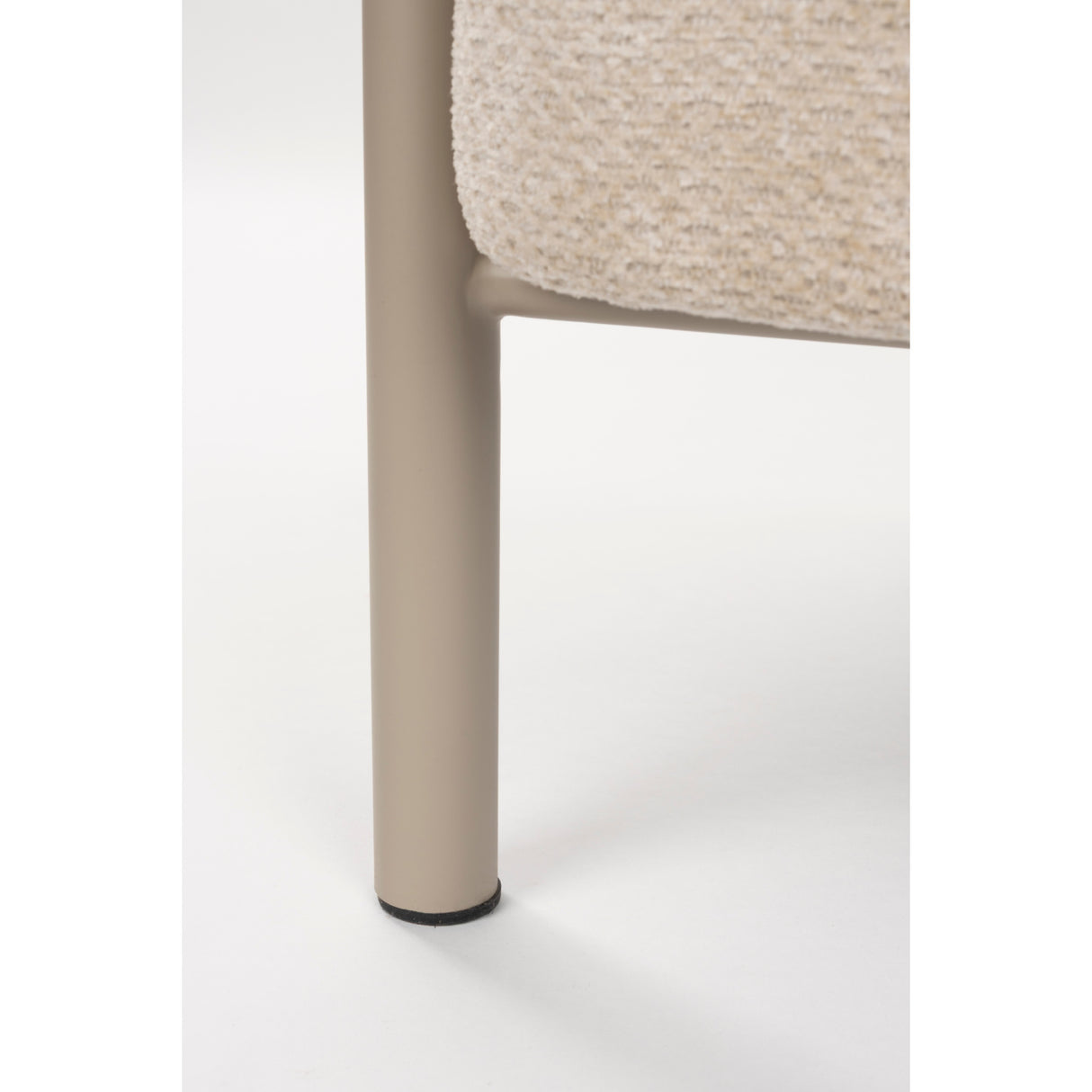 Curved Back Lounge Chair | Zuiver Heels | Oroa.com