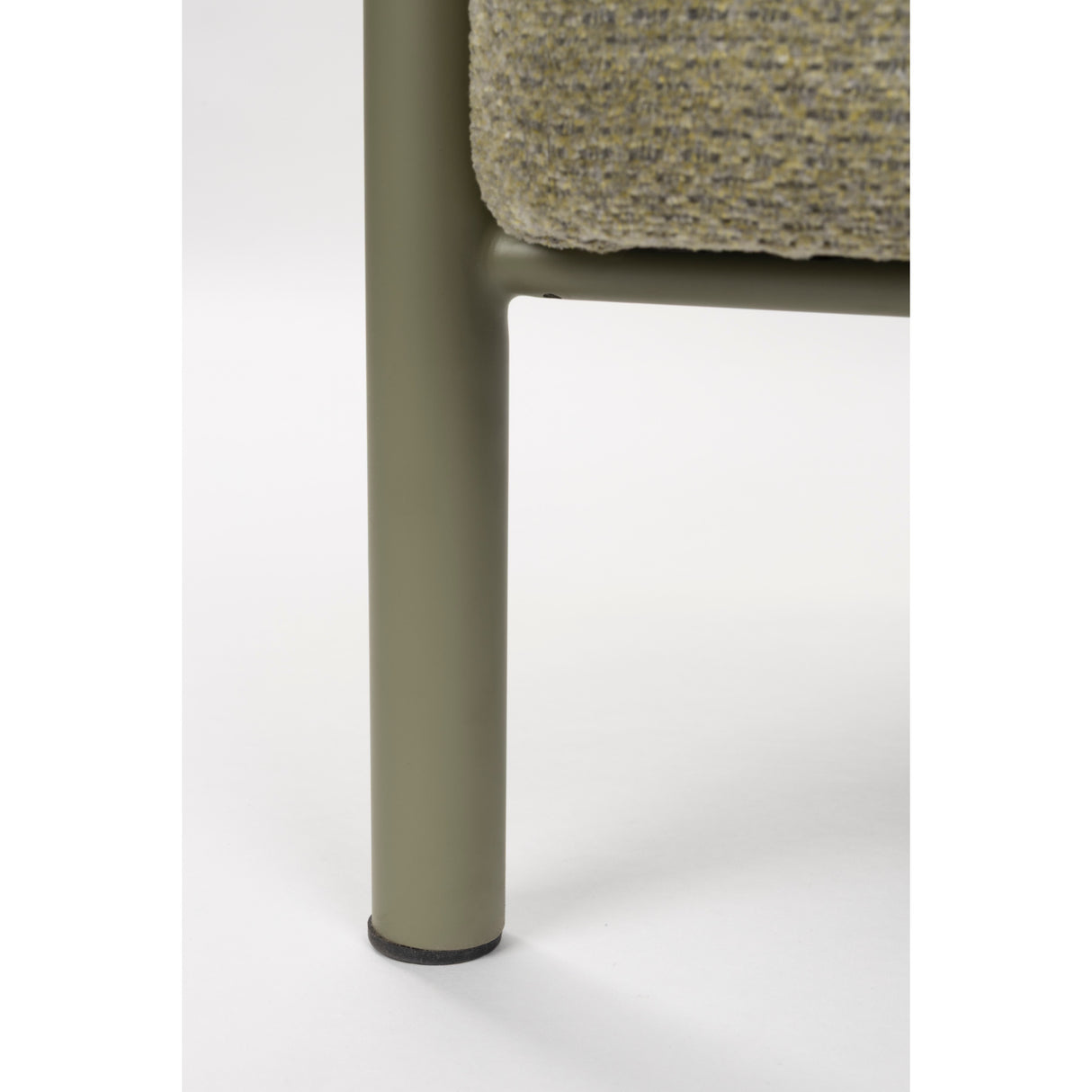 Curved Back Lounge Chair | Zuiver Heels | Oroa.com