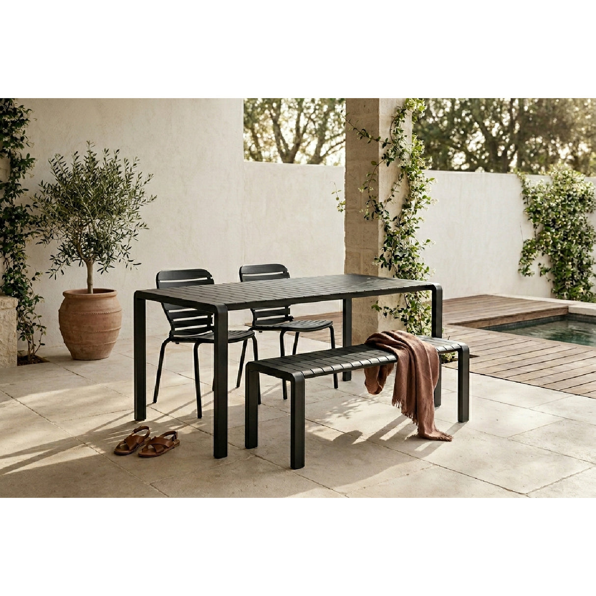   Aluminum Outdoor Garden Table & Chair Set | Oroa.com