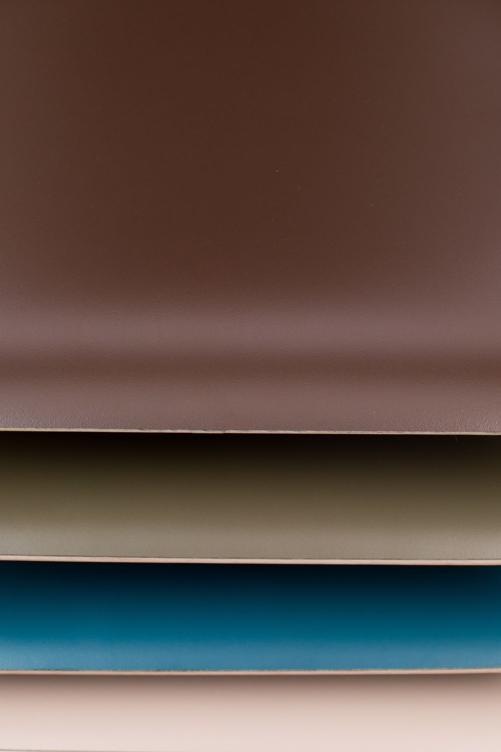 Steel-Framed Stackable Chairs (4) | Zuiver Back To School | Oroa.com