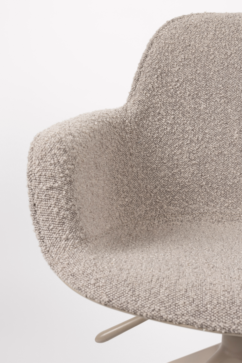 Padded Swivel Armchair | Zuiver Albert | OROA.com