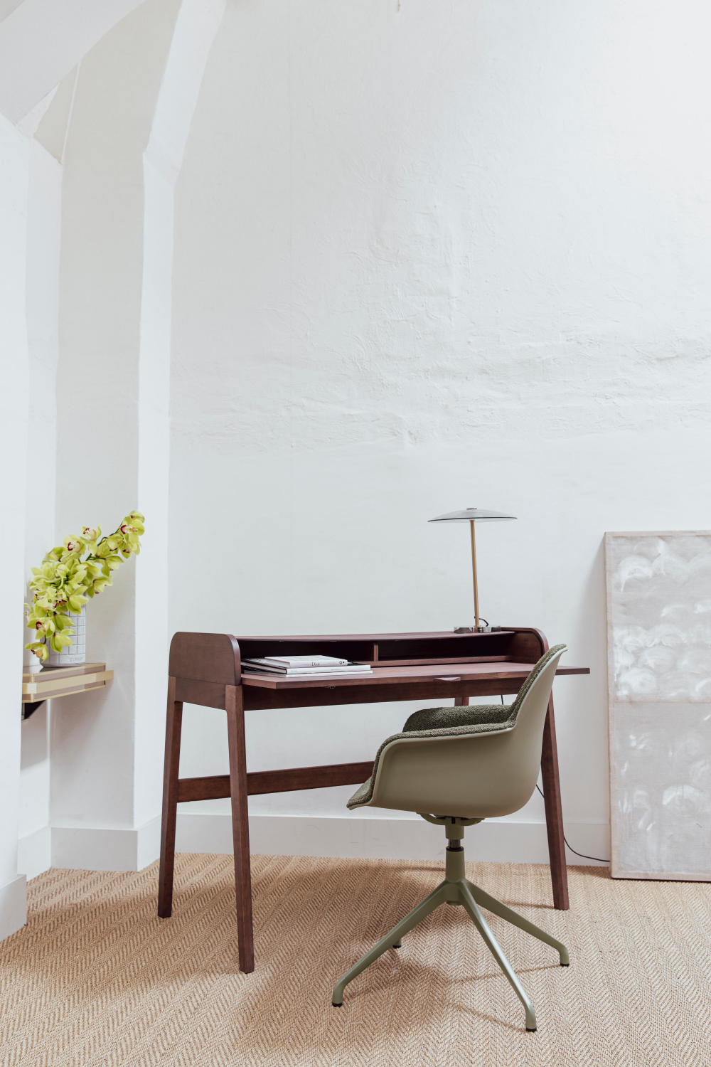 Padded Swivel Armchair | Zuiver Albert | OROA.com