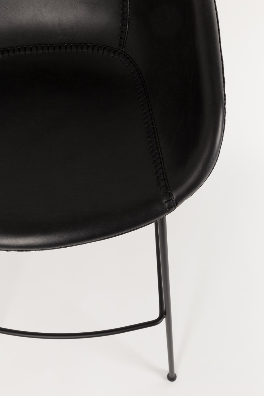 Baseball-Stitched Leather Counter Stools (2) | Zuiver Feston | Oroa.com
