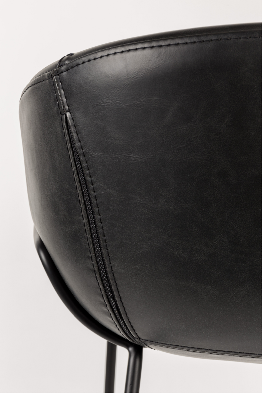Baseball-Stitched Leather Bar Stools (2) | Zuiver Feston | Oroa.com