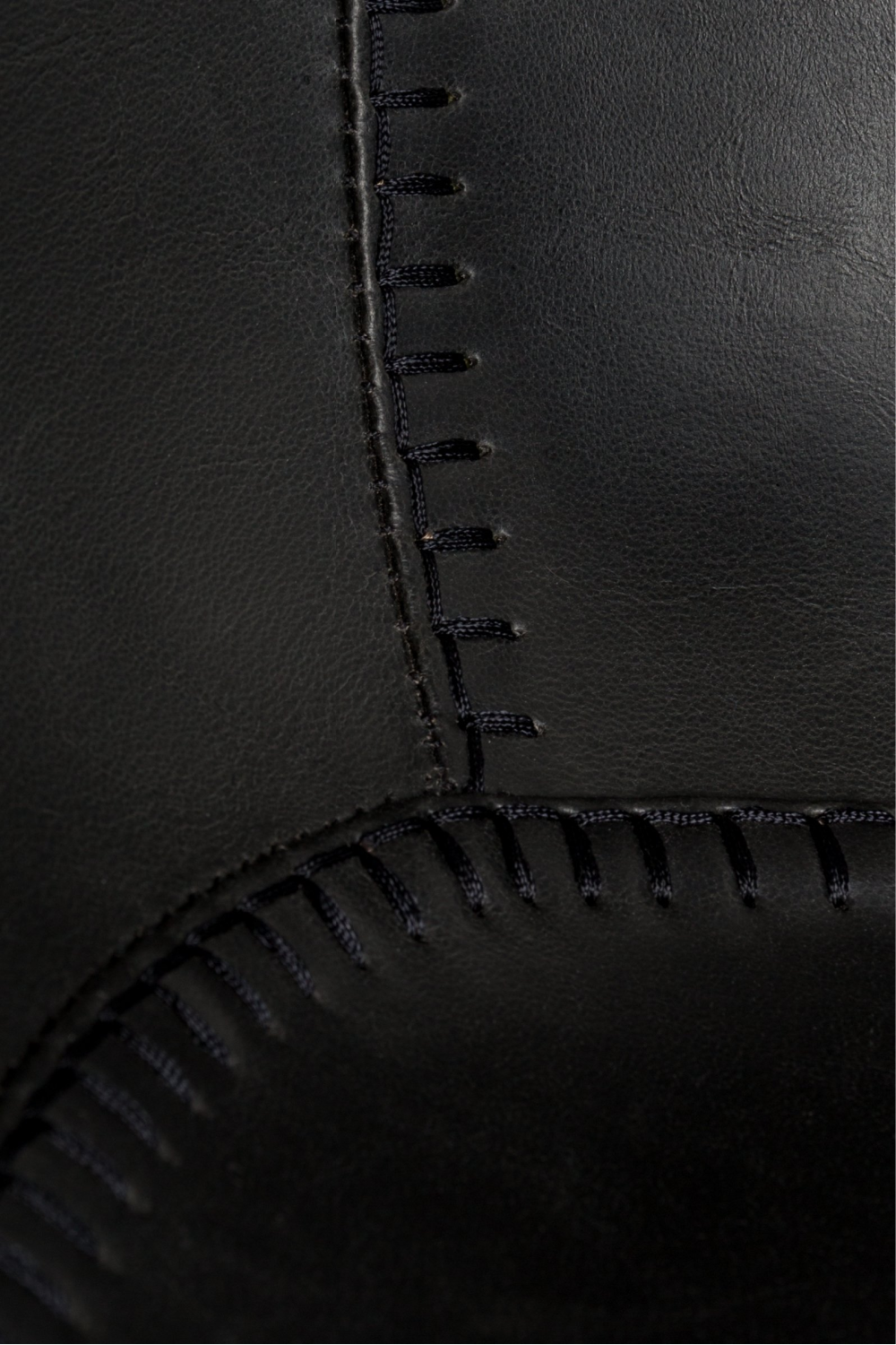 Baseball-Stitched Leather Bar Stools (2) | Zuiver Feston | Oroa.com