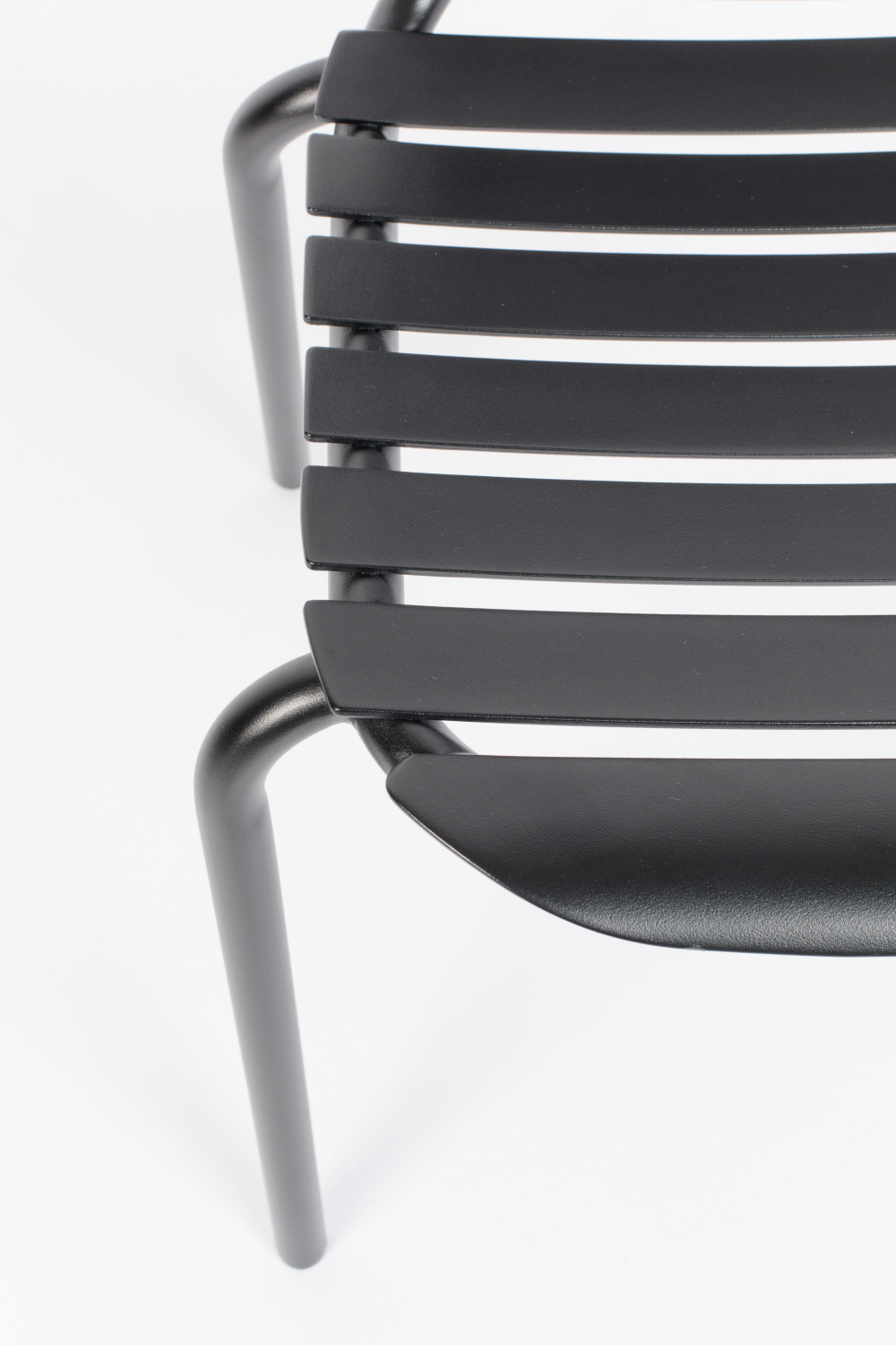 Slatted Metal Garden Chairs (2) | Zuiver Vondel | OROA.com
