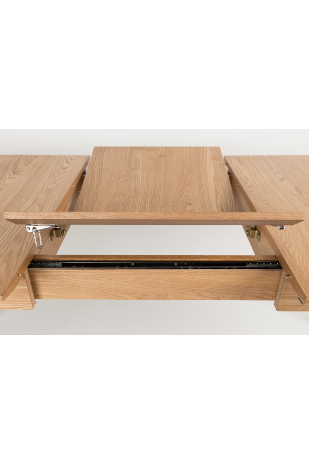 Walnut Extendable Dining Table | Zuiver Glimps | OROA.com