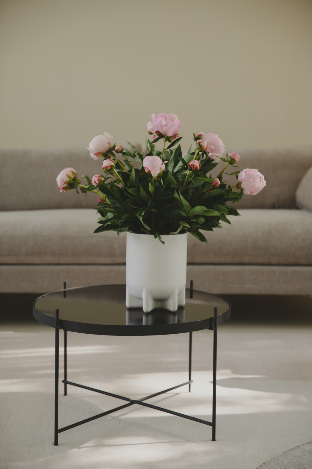 Round Framed Side Table (L) | Zuiver Cupid | OROA.com