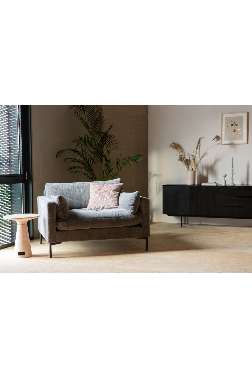 Pedestal Outdoor Side Table | Zuiver Victoria | Oroatrade