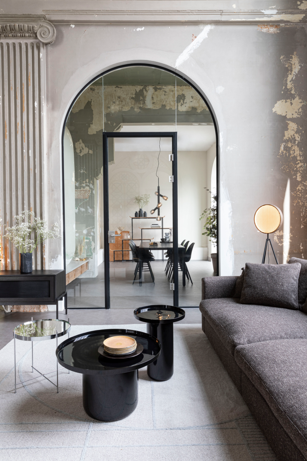 Round Black Coffee Table | Zuiver Shiny Bomb | OROA.com