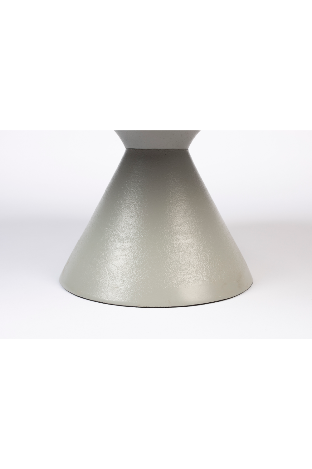 Conical Base Coffee Table | Zuiver Floss | Oroatrade