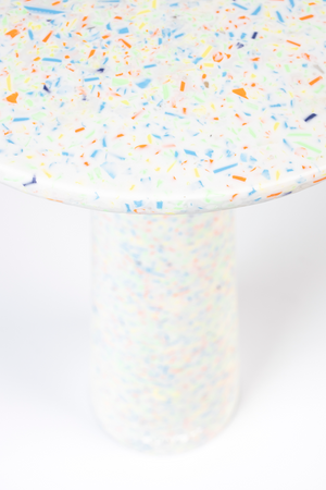 Pedestal Indoor/Outdoor Side Table | Zuiver Victoria  | OROA.com