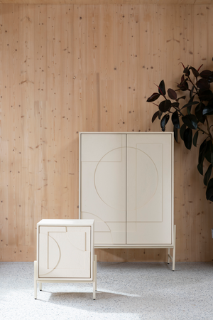 Beige Oak Side Table | Zuiver Faces | OROA.com