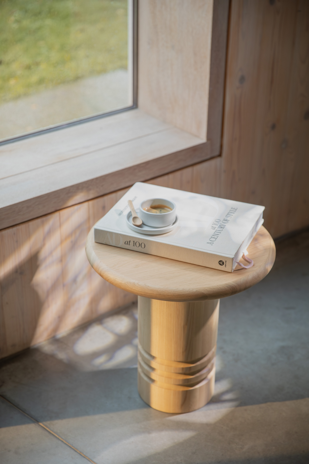 Wooden Pedestal Side Table | Zuiver Chunk | OROA.com