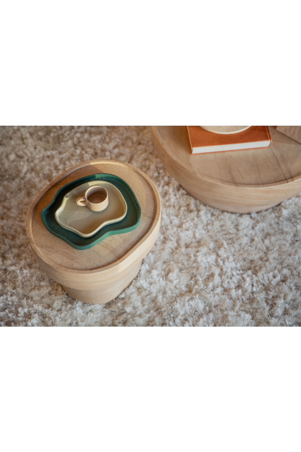 Minimalist Travertine Side Table | Zuiver Noble | OROA.com