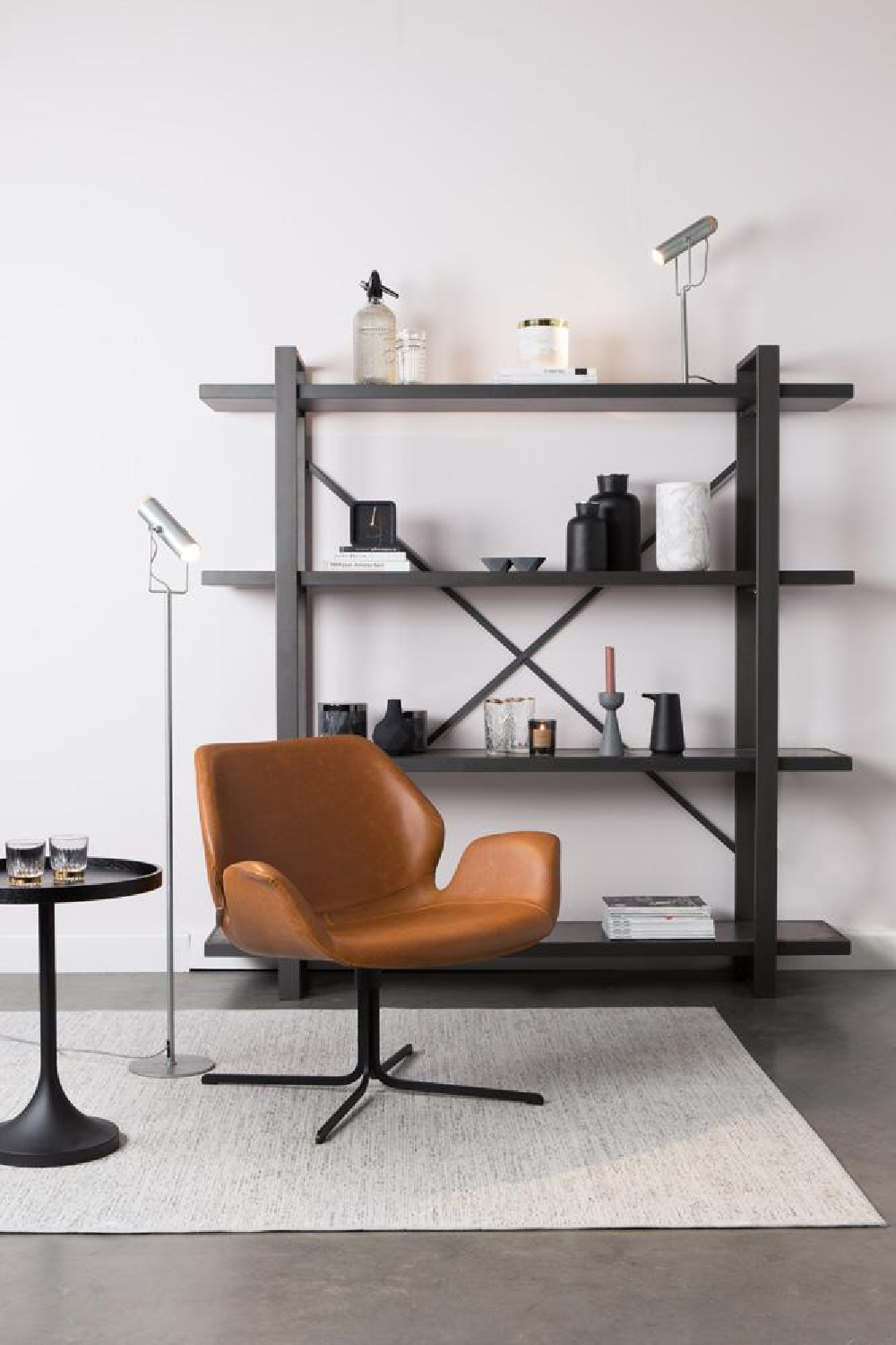 Leather Swivel Lounge Chair | Zuiver Nikki | Oroa.com