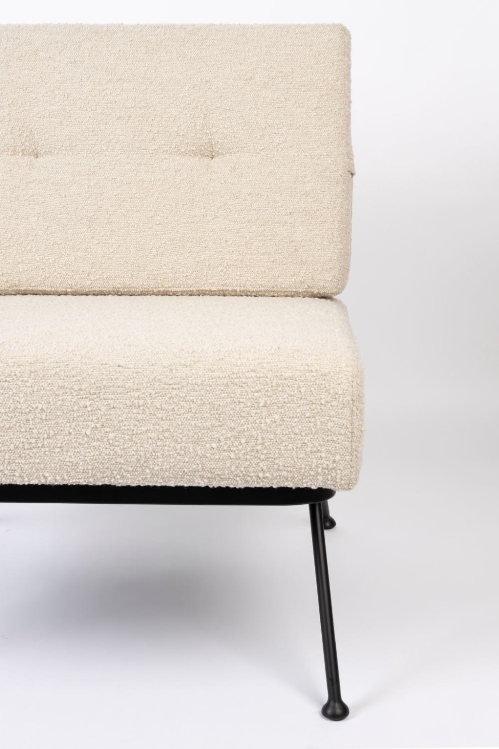 Beige Minimalist Lounge Chair | Zuiver Bowie | OROA.com