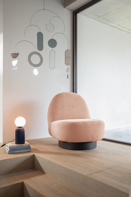 Round Modern Lounge Chair | Zuiver Eden | OROA.com