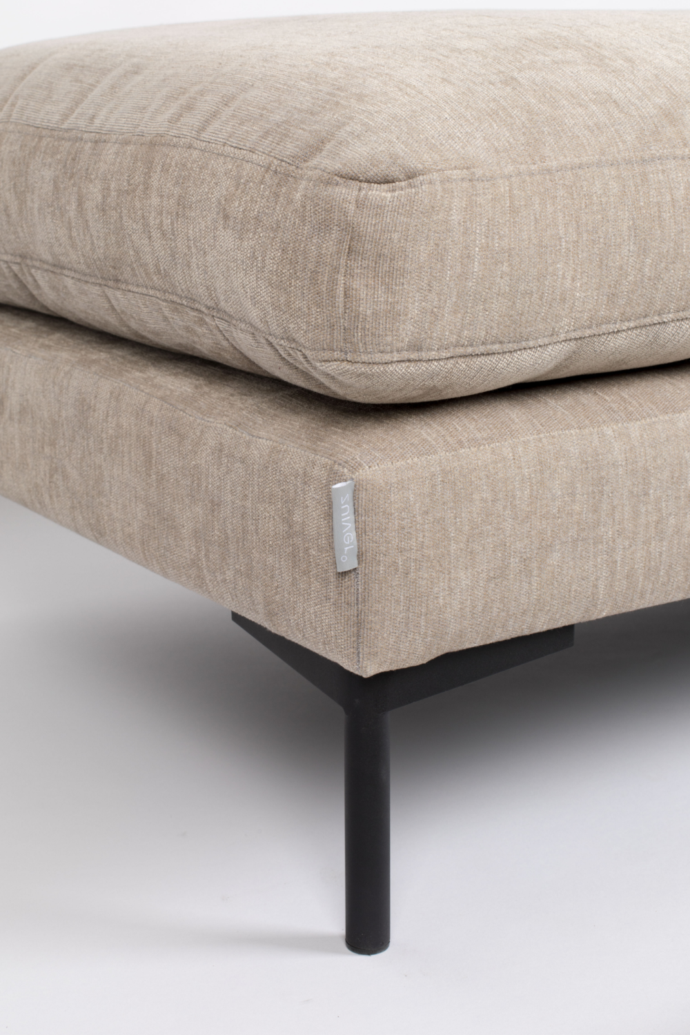 Modern Minimalist Ottoman | Zuiver Summer | Oroa.com