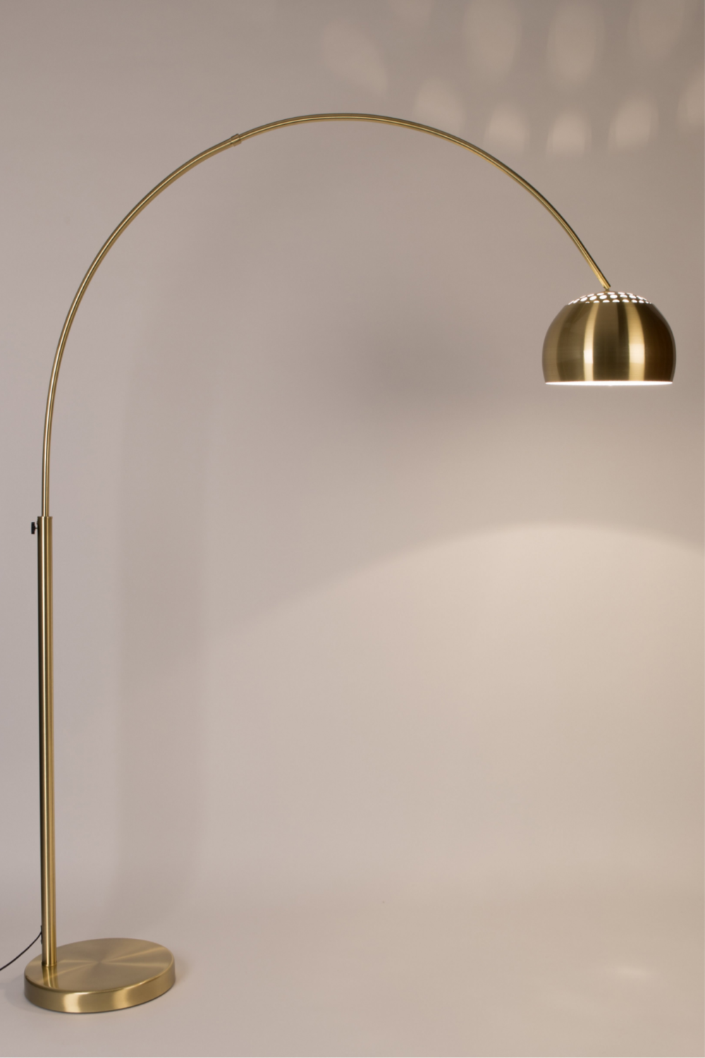 Adjustable Arched Floor Lamp | Zuiver Metal Bow | Oroa.com