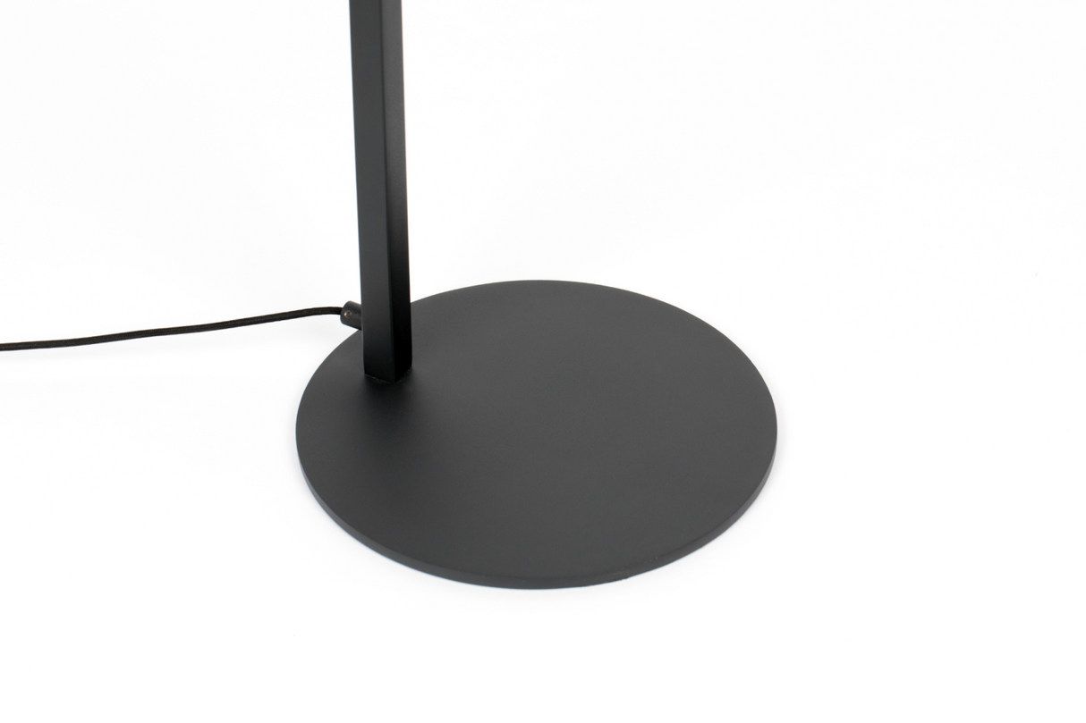 Black Task Floor Lamp | Zuiver Lub | OROA.com