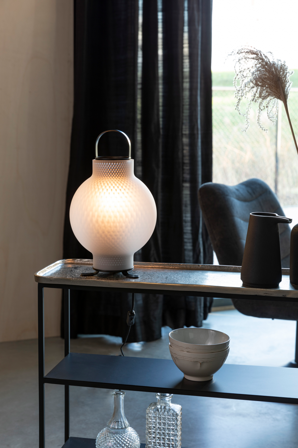 White Glass Table Lamp | Zuiver Nomad | OROA.com