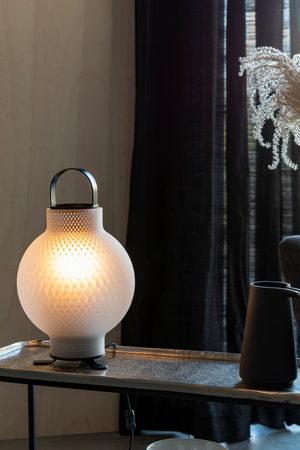 White Glass Table Lamp | Zuiver Nomad | OROA.com