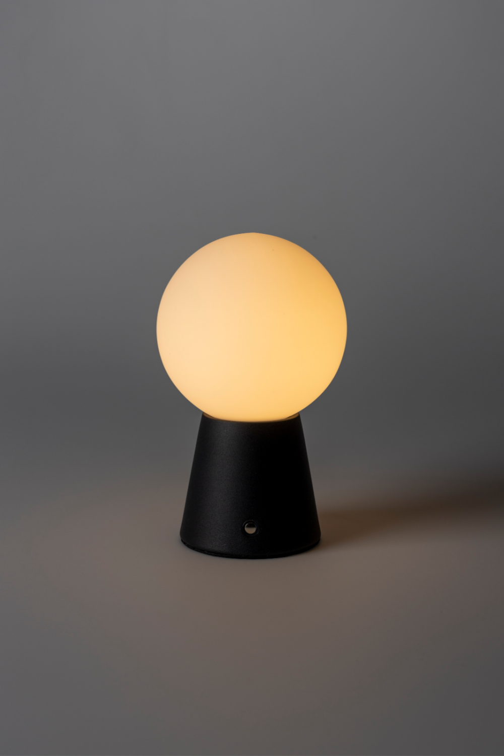 Glass Orb Table Lamp | Zuiver Stellar | OROA.com