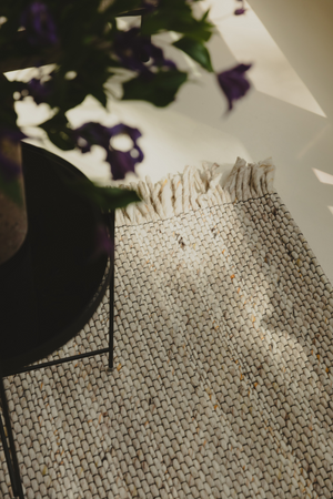 Handwoven Woolen Strands Carpet 5' x 8' | Zuiver Frills | Oroa.com