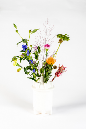 White Ceramic Modern Vase | Zuiver Bassin | OROA.com