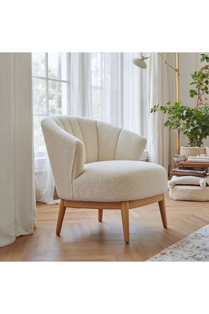 Beige Curved-Back Lounge Chair | OROA Modern Leque | OROA