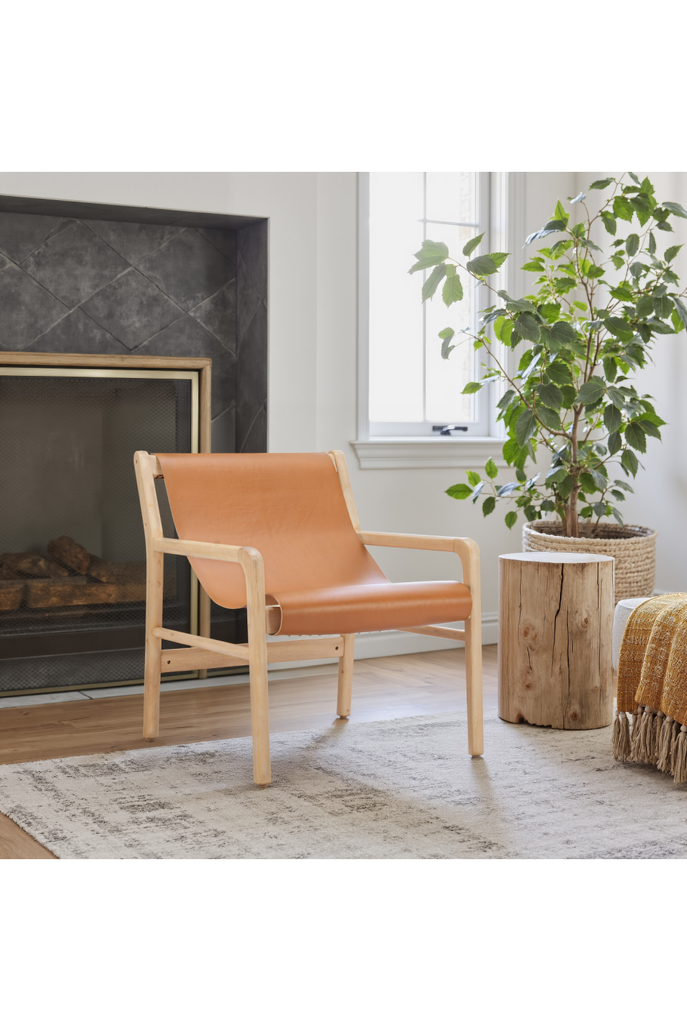 Tan Leather Accent Chair | OROA Modern Doek | Oroa.com