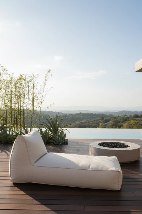 Beige Olefin Outdoor Chaise Lounge | OROA Modern Kalm | Oroa.com