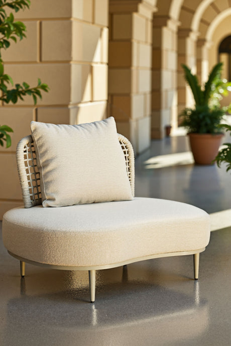 Rattan Weave Outdoor Accent Chair | OROA Modern Ruhe | Oroa.com