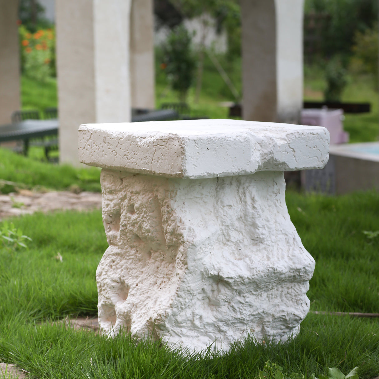 Minimalist Patio Side table White - OROA