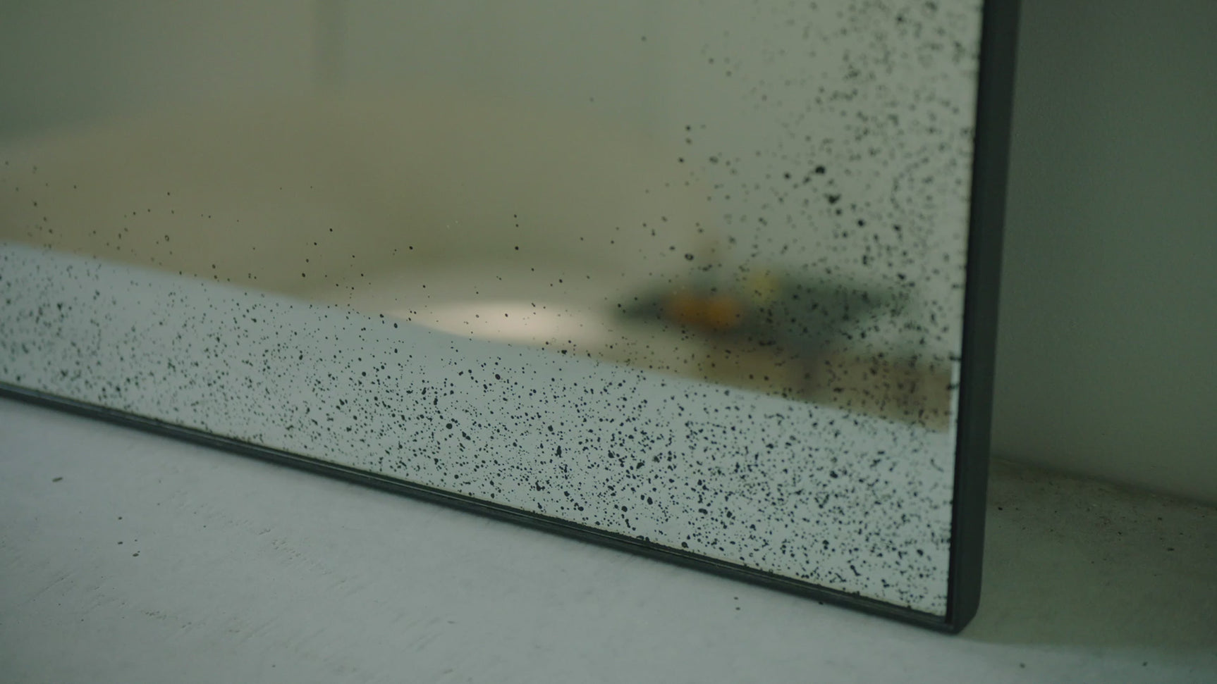 Mineral Three-Legged Side Table | Ethnicraft Triptic | Oroa.com