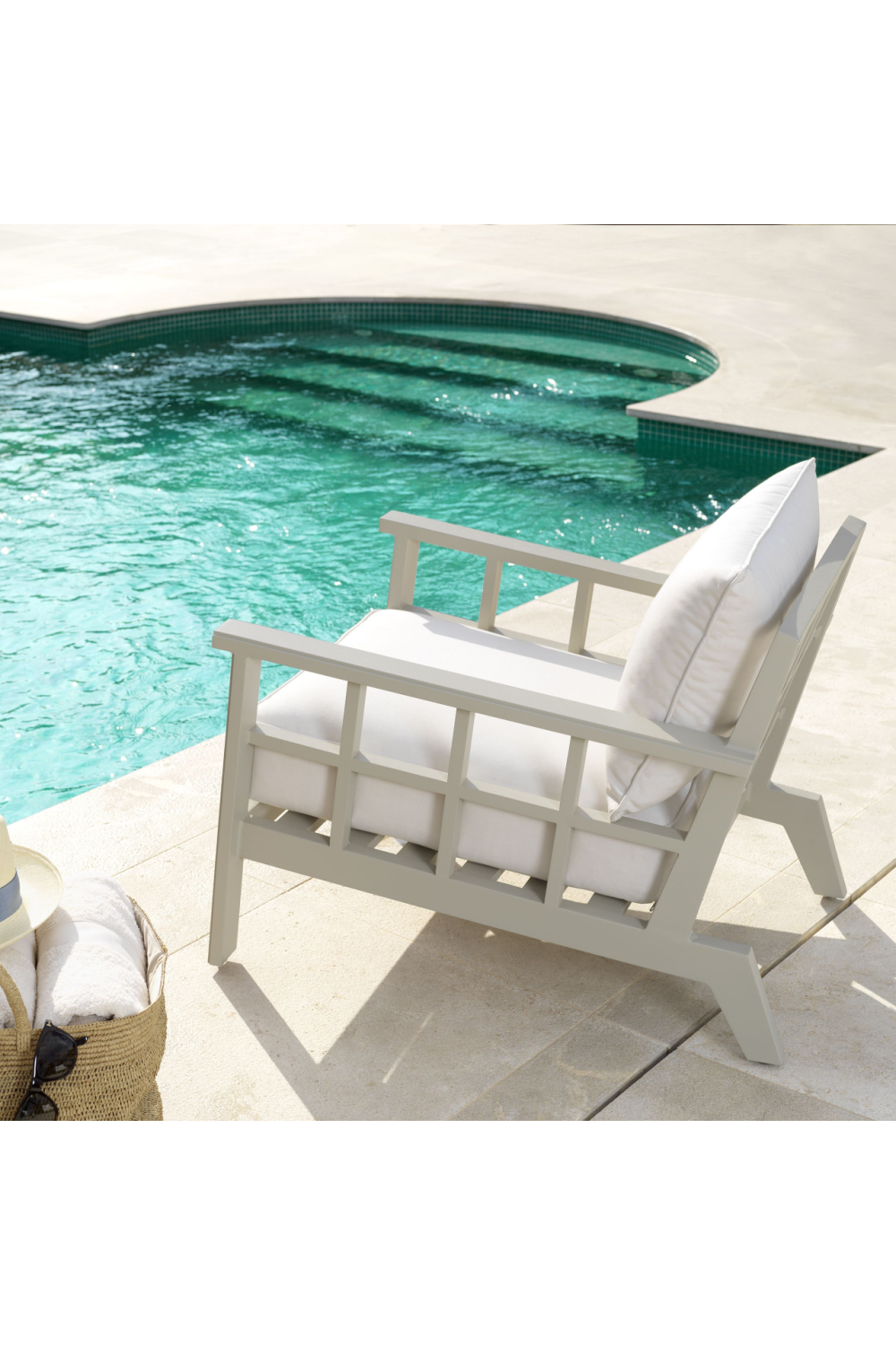 Sunbrella pool lounge online chairs