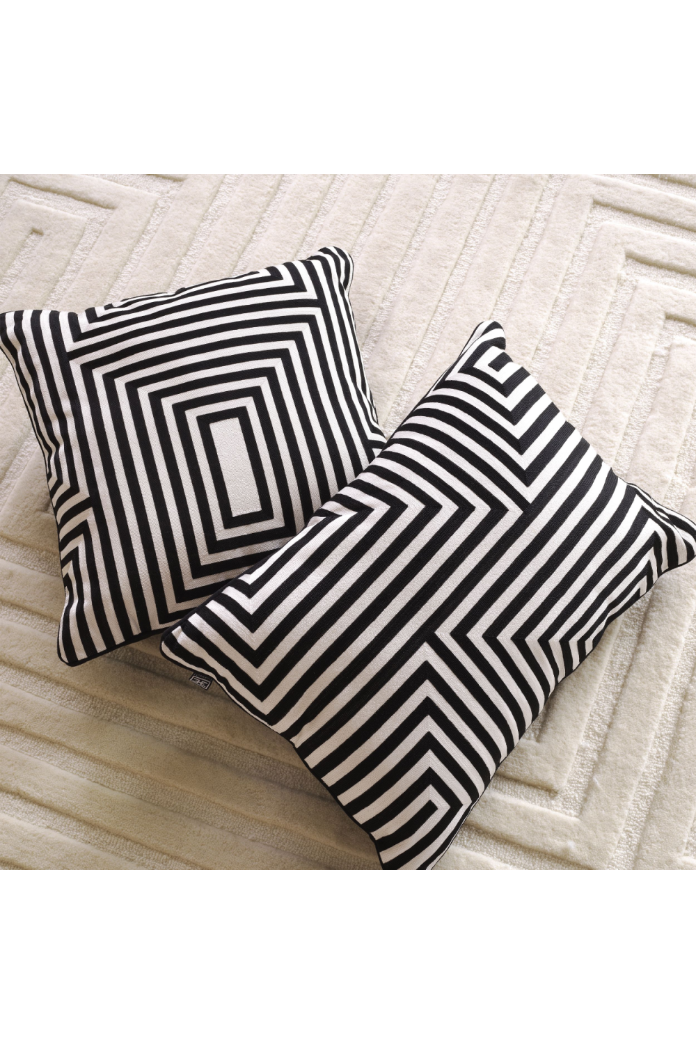 Black & White Square Pillow | Eichholtz Spray | Oroa.com