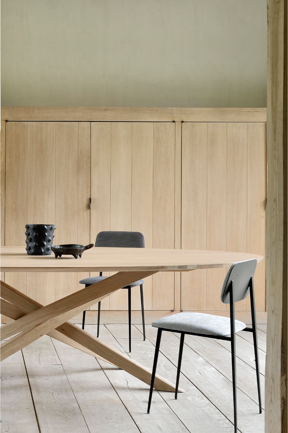 Oval Oak Dining Table | Ethnicraft Mikado | Oroa.com