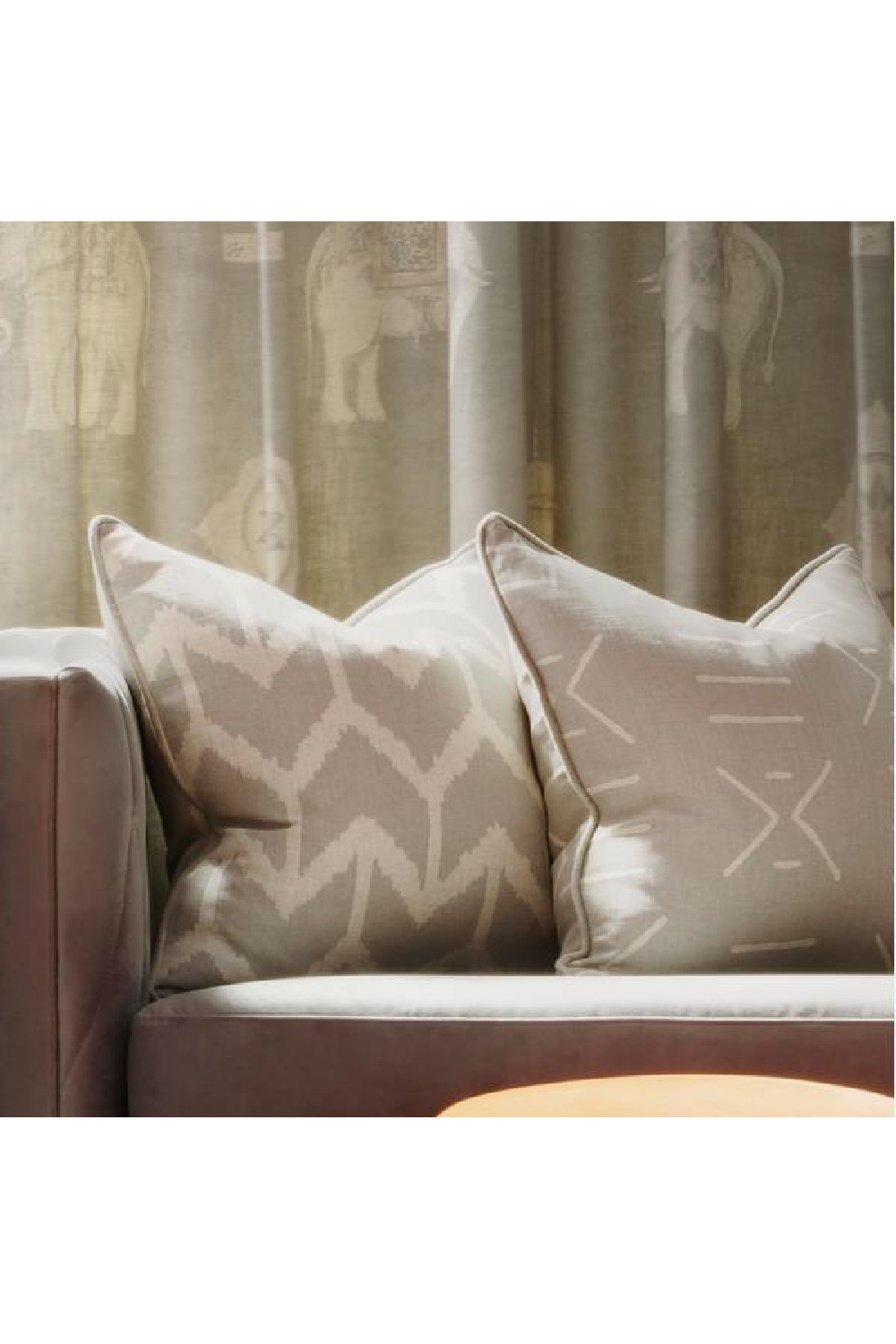 Linen Blend Ikat Cushion M | Andrew Martin Togo | OROA