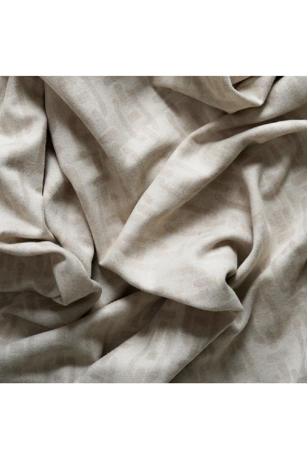 Wool and Cashmere Chainlink Throw | Andrew Martin Burlington | OROA